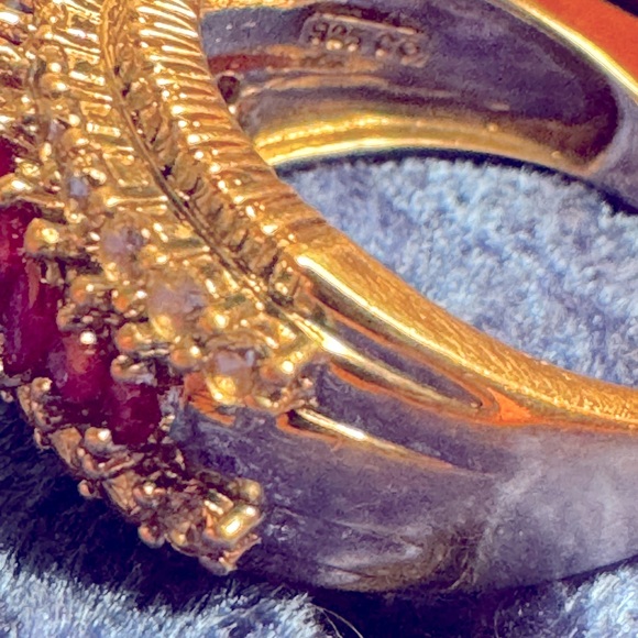 925s White Sapphire & Ruby Ring - Picture 5 of 7